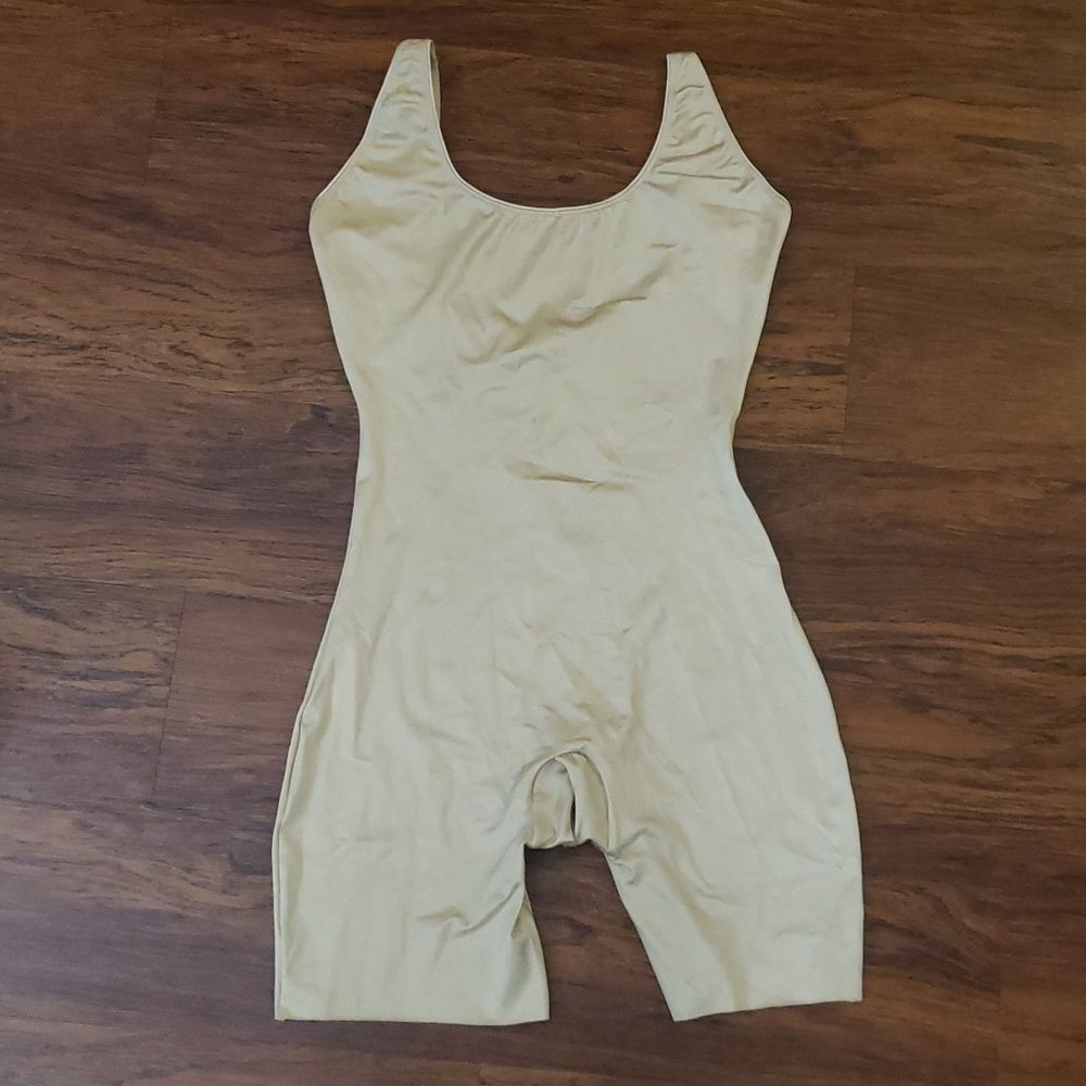 SPANX Nude Sculpt Shapewear Size Large Chic Feminine Party One piece